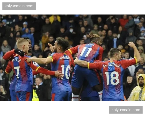 比赛中突发：布莱顿vs水晶宫一战因照明故障暂停半小时