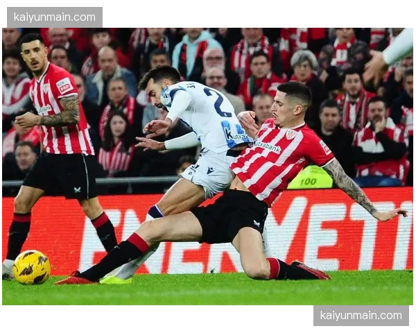 毕尔巴鄂博物馆举办“足球与身份”特展，探讨足球对巴斯克地区的影响。